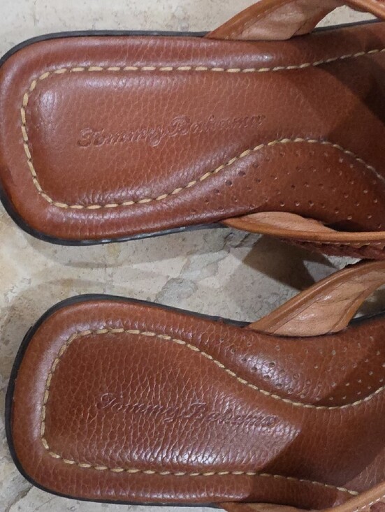 Men\'s Tommy Bahama Brown Leather Flip-Flops with Padded Footbed
